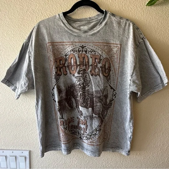 Rodeo Graphic Short Sleeve Tee - Gray - Picture 2 of 7